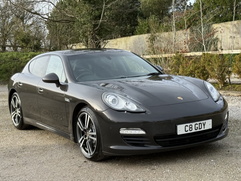 2012 Porsche Panamera 3.0 D V6 in Grey — image 1