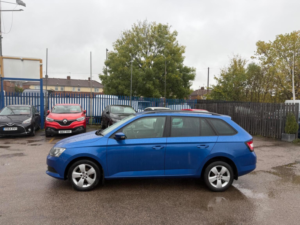 2017 Skoda Fabia 1.2 Tsi Se Euro 6 (s/s) 5dr in Blue — image 3