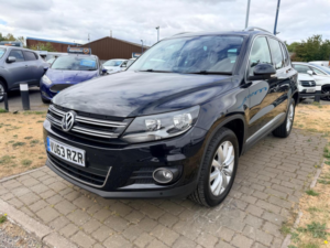 2013 Volkswagen Tiguan 2.0 Tdi Bluemotion Tech Match 4WD Euro 5 (s/s) 5dr in Black — image 3