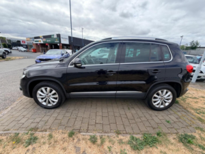 2013 Volkswagen Tiguan 2.0 Tdi Bluemotion Tech Match 4WD Euro 5 (s/s) 5dr in Black — image 5