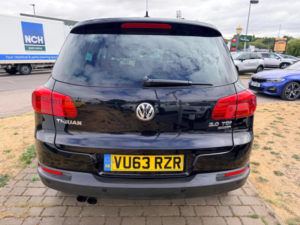 2013 Volkswagen Tiguan 2.0 Tdi Bluemotion Tech Match 4WD Euro 5 (s/s) 5dr in Black — image 6