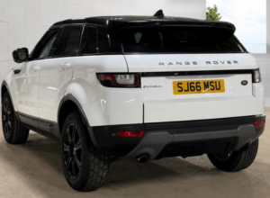 2016 Land Rover Range Rover Evoque 2.0 Td4 Se Tech 4WD Euro 6 (s/s) 5dr in White — image 3
