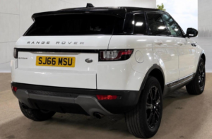 2016 Land Rover Range Rover Evoque 2.0 Td4 Se Tech 4WD Euro 6 (s/s) 5dr in White — image 4