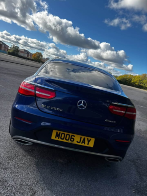 2017 Mercedes-Benz Glc 2.1 Glc250d Amg Line (premium Plus) Coupe 5dr Diesel G-Tronic 4matic Euro 6 (s/s) (204 Ps) in Blue — image 4