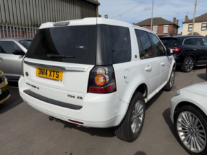 2014 Land Rover Freelander 2 2.2 Td4 Xs SUV 5dr Diesel Manual 4WD Euro 5 (s/s) (150 Ps) in White — image 6