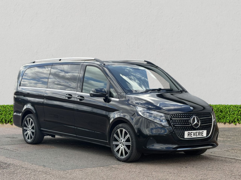 2025 Mercedes-Benz V Class 2.0 V300d Premium MPV 5dr Diesel G-Tronic+ Euro 6 (s/s) (8 Seat, Extra Long) (237 Ps) in Black — image 1