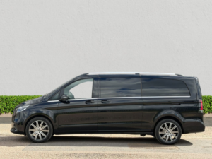 2025 Mercedes-Benz V Class 2.0 V300d Premium MPV 5dr Diesel G-Tronic+ Euro 6 (s/s) (8 Seat, Extra Long) (237 Ps) in Black — image 4