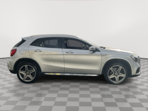 2018 Mercedes-Benz Gla 2.1 Gla220d Amg Line (premium) SUV 5dr Diesel 7g-Dct 4matic Euro 6 (s/s) (177 Ps) in Silver — image 6