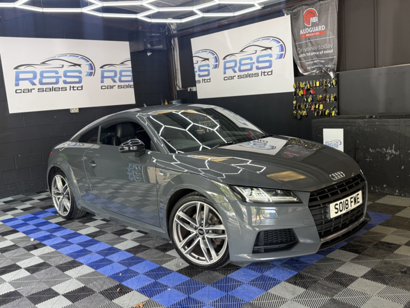 2018 Audi Tt 1.8 Tfsi Black Edition in Grey — image 1