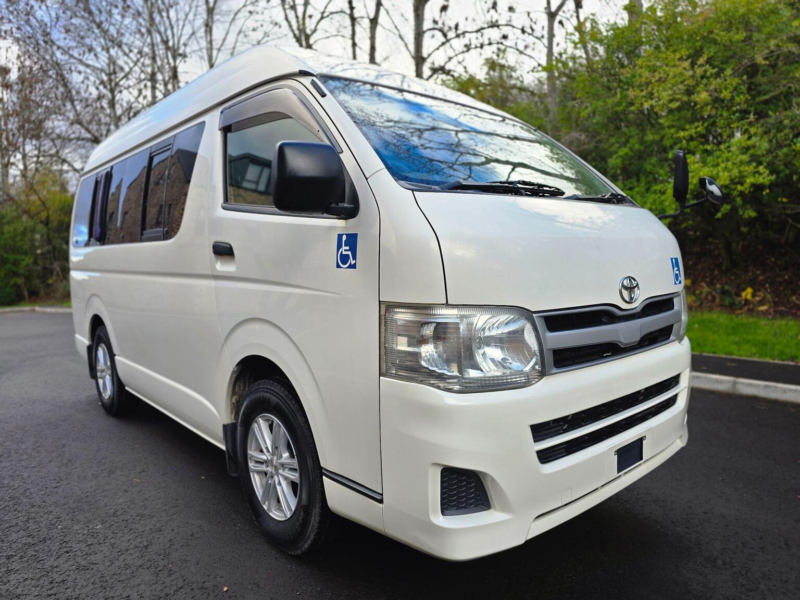 2013 Toyota Hiace Wheelchair-High Roof in Other — image 1