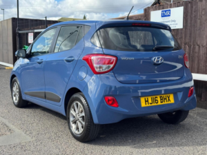 2015 Hyundai I10 1.0 Premium Euro 5 5dr in Blue — image 2