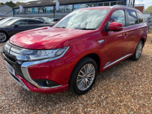 2020 Mitsubishi Outlander 2.4h Twinmotor 13.8kwh Dynamic CVT 4WD Euro 6 (s/s) 5dr in Red — image 3