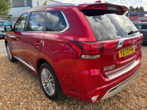 2020 Mitsubishi Outlander 2.4h Twinmotor 13.8kwh Dynamic CVT 4WD Euro 6 (s/s) 5dr in Red — image 4