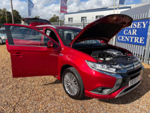 2020 Mitsubishi Outlander 2.4h Twinmotor 13.8kwh Dynamic CVT 4WD Euro 6 (s/s) 5dr in Red — image 5