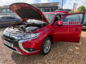 2020 Mitsubishi Outlander 2.4h Twinmotor 13.8kwh Dynamic CVT 4WD Euro 6 (s/s) 5dr in Red — image 6