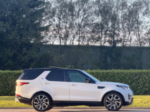 2017 Land Rover Discovery 3.0 Td V6 Hse Luxury Auto 4WD Euro 6 (s/s) 5dr in White — image 2