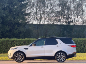 2017 Land Rover Discovery 3.0 Td V6 Hse Luxury Auto 4WD Euro 6 (s/s) 5dr in White — image 4