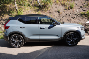 2019 Volvo Xc40 2.0 R-Design Pro T4 in Grey — image 6