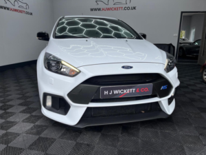 2016 Ford Focus 2.3t Ecoboost Rs AWD Euro 6 (s/s) 5dr in White — image 5