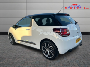 2015 Citroen Ds3 1.2 Puretech Dstyle Plus in White — image 5