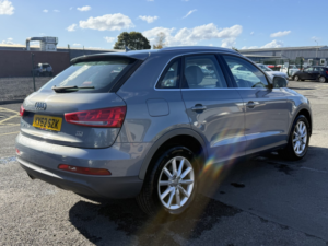 2013 Audi Q3 2.0 Tdi Se in Blue — image 3