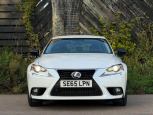 2016 Lexus Is 2.5 300h Sport E-CVT Euro 6 (s/s) 4dr in White — image 2