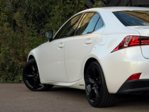 2016 Lexus Is 2.5 300h Sport E-CVT Euro 6 (s/s) 4dr in White — image 5