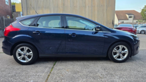 2013 Ford Focus 1.0t Ecoboost Zetec Euro 5 (s/s) 5dr in Blue — image 5