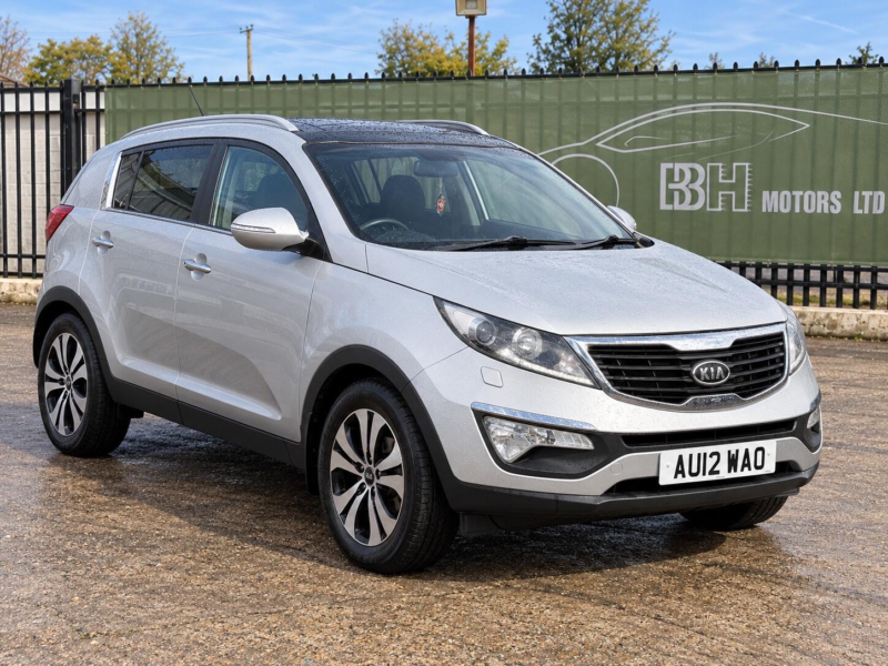 2012 Kia Sportage 1.7 Crdi Ecodynamics 3 2WD Euro 5 (s/s) 5dr in Silver — image 1