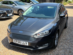 2016 Ford Focus 1.0t Ecoboost Titanium Euro 6 (s/s) 5dr in Grey — image 3