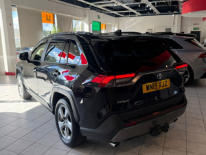 2019 Toyota Rav4 2.5 Vvt-H Design in Black — image 6