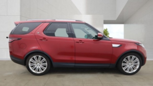 2017 Land Rover Discovery 2.0 Sd4 Hse in Red — image 6