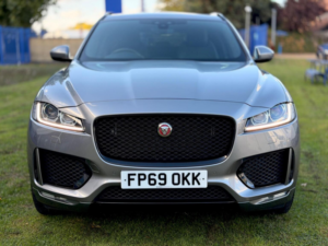 2020 Jaguar F-Pace 2.0 P250i Chequered Flag Auto AWD Euro 6 (s/s) 5dr in Grey — image 5