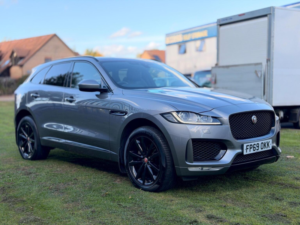 2020 Jaguar F-Pace 2.0 P250i Chequered Flag Auto AWD Euro 6 (s/s) 5dr in Grey — image 6