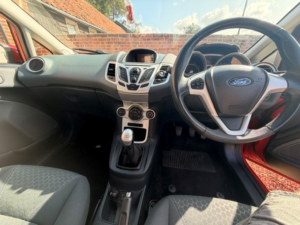 2011 Ford Fiesta 1.25 Zetec in Red — image 5