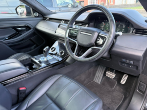 2021 Land Rover Range Rover Evoque 1.5 P300e 12.2kwh Autobiography Auto 4WD Euro 6 (s/s) 5dr in Black — image 3