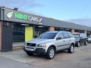 2005 Volvo Xc90 2.4 D5 Se in Silver — image 2