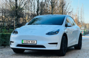 2024 Tesla Model Y Auto Rwd 5dr in White — image 2