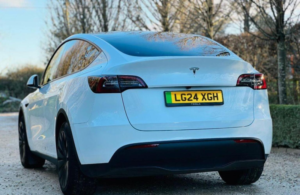 2024 Tesla Model Y Auto Rwd 5dr in White — image 4