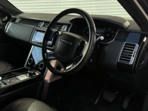 2018 Land Rover Range Rover 3.0 Td V6 Vogue in Black — image 5