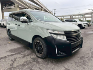 2011 Nissan Elgrand 2.5 Highway Star 5dr 7 Seats in Green — image 2