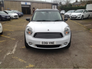2011 MINI Countryman 1.6 Cooper SUV 5dr Petrol Manual Euro 5 (s/s) (122 Ps) in White — image 4