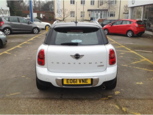 2011 MINI Countryman 1.6 Cooper SUV 5dr Petrol Manual Euro 5 (s/s) (122 Ps) in White — image 6