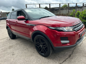 2014 Land Rover Range Rover Evoque 2.2 Ed4 Pure Tech in Red — image 4