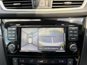 2016 Nissan Qashqai 1.2 Dig-T N-Connecta 2WD Euro 6 (s/s) 5dr in Silver — image 2