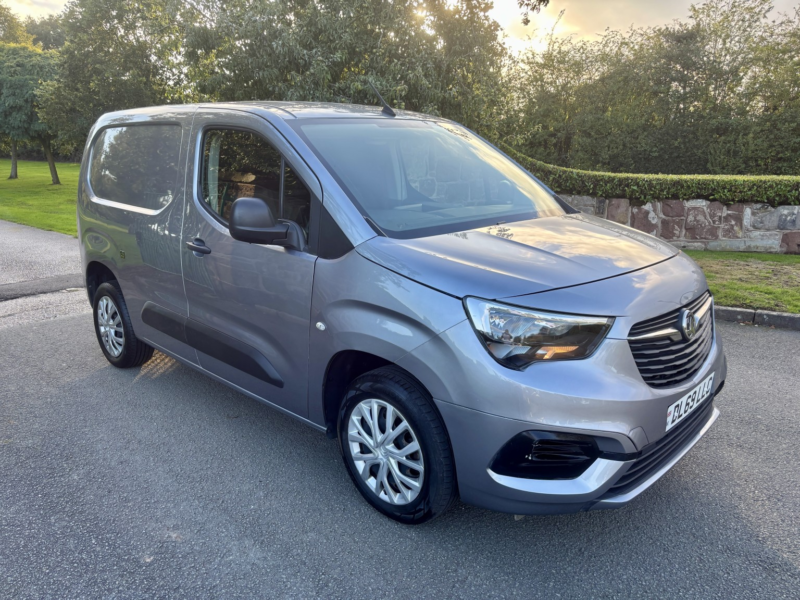 2019 Vauxhall Combo Sportive 1.5 Turbo D 100 Panel Van 2300 Eu6 Ulez in Grey — image 1