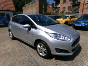 2015 Ford Fiesta 1.3 Zetec in Silver — image 2