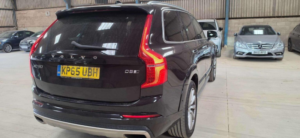 2015 Volvo Xc90 2.0 D5 Inscription Geartronic 4WD Euro 6 (s/s) 5dr in Black — image 4