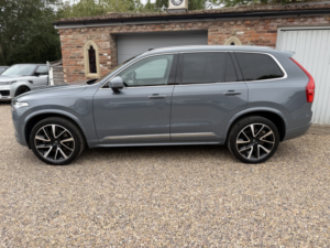 2023 Volvo Xc90 2.0 Ultimate Bright T8 AWD (455 Hp) Auto 7 SEAT in Grey — image 4