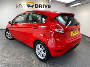 2016 Ford Fiesta 1.25 Zetec Hatchback 5dr Petrol Manual Euro 6 (82 Ps) in Red — image 3